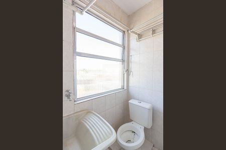 Banheiro de kitnet/studio para alugar com 1 quarto, 27m² em Bela Vista, São Paulo