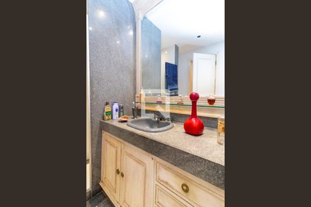 Apartamento à venda com 170m², 3 quartos e 2 vagasBanheiro Social