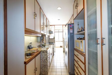 Apartamento à venda com 170m², 3 quartos e 2 vagasCozinha