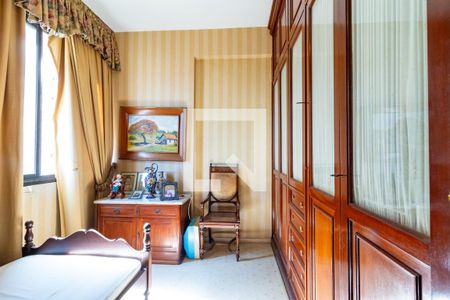 Apartamento à venda com 170m², 3 quartos e 2 vagasQuarto 1