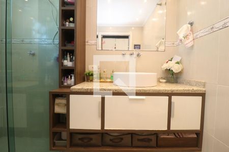 Casa à venda com 130m², 3 quartos e 2 vagasBanheiro da Suíte