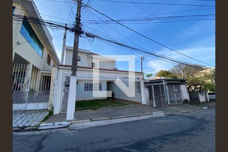Casa à venda com 130m², 3 quartos e 2 vagasFachada