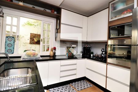 Casa à venda com 130m², 3 quartos e 2 vagasCozinha