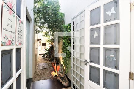 Casa à venda com 130m², 3 quartos e 2 vagasEntrada