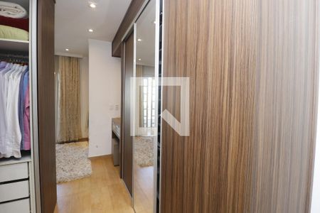 Casa à venda com 130m², 3 quartos e 2 vagasCloset