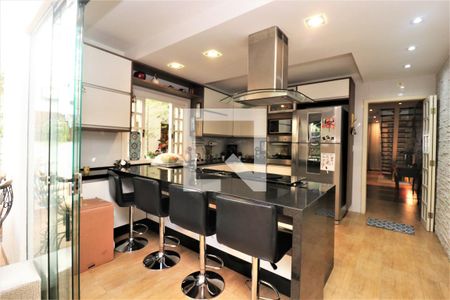 Casa à venda com 130m², 3 quartos e 2 vagasCozinha