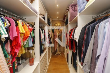 Casa à venda com 130m², 3 quartos e 2 vagasCloset