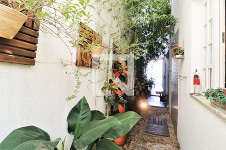 Casa à venda com 130m², 3 quartos e 2 vagasCorredor