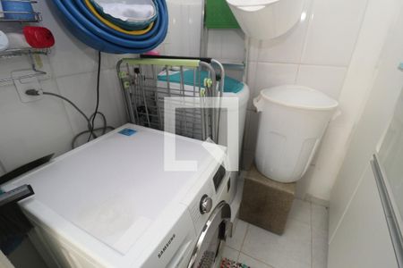 Casa à venda com 130m², 3 quartos e 2 vagasÁrea de Serviço