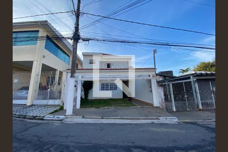 Casa à venda com 130m², 3 quartos e 2 vagasFachada