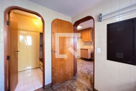 Apartamento para alugar com 200m², 3 quartos e 3 vagas Apartamento para alugar com 200m², 3 quartos e 3 vagasÁrea de Serviço