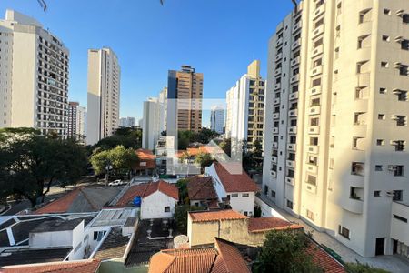 Vista de apartamento para alugar com 3 quartos, 200m² em Indianópolis, São Paulo