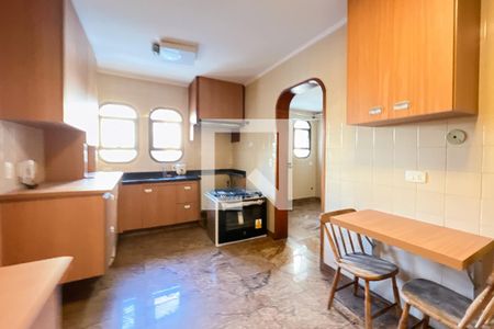 Apartamento para alugar com 200m², 3 quartos e 3 vagas Apartamento para alugar com 200m², 3 quartos e 3 vagasCozinha