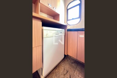 Apartamento para alugar com 200m², 3 quartos e 3 vagas Apartamento para alugar com 200m², 3 quartos e 3 vagasCozinha