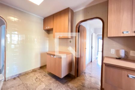 Apartamento para alugar com 200m², 3 quartos e 3 vagas Apartamento para alugar com 200m², 3 quartos e 3 vagasCozinha