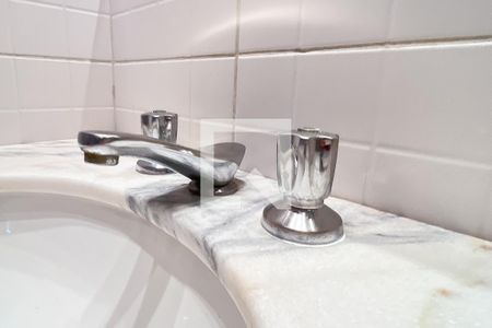 Apartamento para alugar com 200m², 3 quartos e 3 vagas Apartamento para alugar com 200m², 3 quartos e 3 vagasBanheiro da Suíte 1