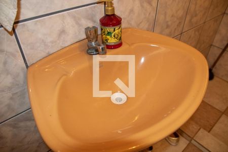 Casa à venda com 610m², 4 quartos e 8 vagasBanheiro de serviço