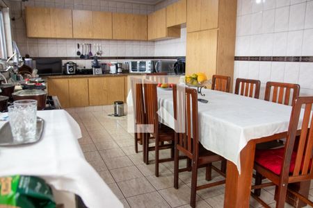 Casa à venda com 610m², 4 quartos e 8 vagasCozinha