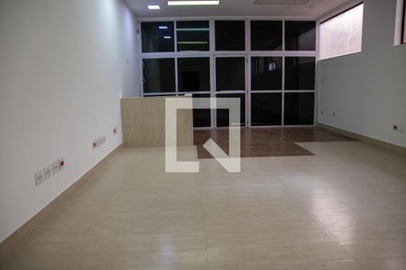 Casa à venda com 610m², 4 quartos e 8 vagasSalão 