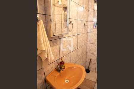 Casa à venda com 610m², 4 quartos e 8 vagasBanheiro de serviço