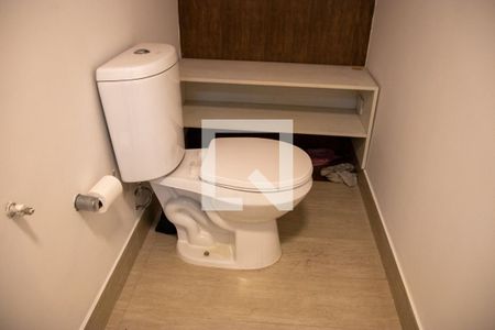 Casa à venda com 610m², 4 quartos e 8 vagasSalão 