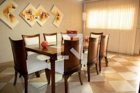 Casa à venda com 610m², 4 quartos e 8 vagasCopa