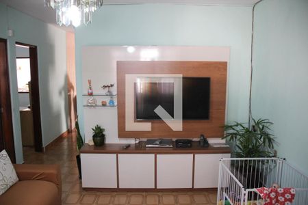 Sala de casa à venda com 3 quartos, 300m² em Parque Guarani, São Paulo