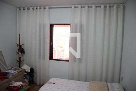 Quarto 2 de casa à venda com 3 quartos, 300m² em Parque Guarani, São Paulo