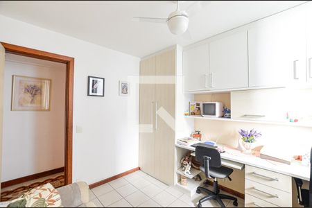 Quarto de apartamento à venda com 3 quartos, 115m² em Maceio, Niterói