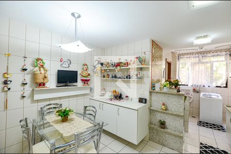 Apartamento à venda com 115m², 3 quartos e 2 vagasCozinha