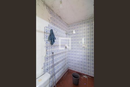 Casa à venda com 200m², 4 quartos e 2 vagas Casa à venda com 200m², 4 quartos e 2 vagasBanheiro Edícula