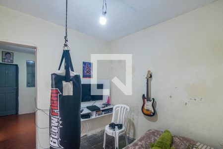 Casa à venda com 200m², 4 quartos e 2 vagas Casa à venda com 200m², 4 quartos e 2 vagasQuarto Edícula