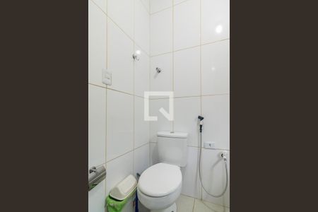 Casa à venda com 200m², 4 quartos e 2 vagas Casa à venda com 200m², 4 quartos e 2 vagasBanheiro