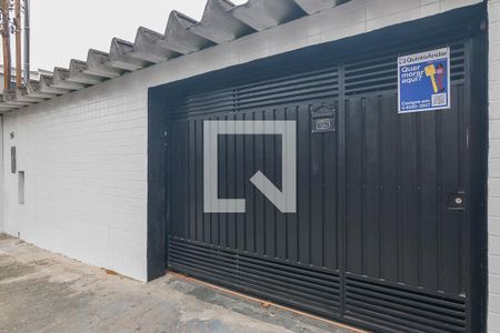 Casa à venda com 200m², 4 quartos e 2 vagas Casa à venda com 200m², 4 quartos e 2 vagasFachada