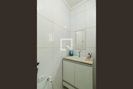 Casa à venda com 200m², 4 quartos e 2 vagas Casa à venda com 200m², 4 quartos e 2 vagasBanheiro