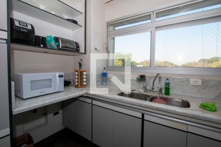 Apartamento à venda com 210m², 4 quartos e 4 vagasCozinha