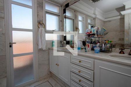 Apartamento à venda com 210m², 4 quartos e 4 vagasBanheiro da Suíte 4