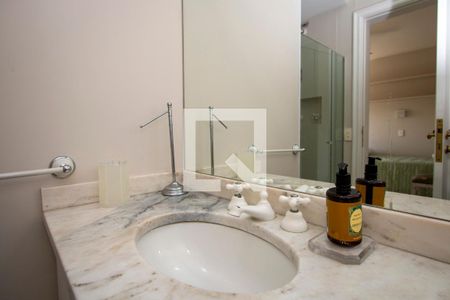 Apartamento à venda com 210m², 4 quartos e 4 vagasBanheiro da Suíte 2