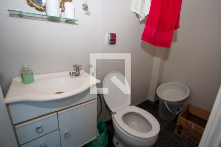 Apartamento à venda com 210m², 4 quartos e 4 vagasBanheiro de Serviço