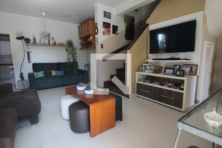 Sala de casa à venda com 3 quartos, 122m² em Azenha, Porto Alegre