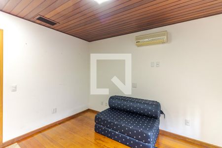 Quarto 1 de apartamento à venda com 4 quartos, 156m² em Vila Ipiranga, Porto Alegre