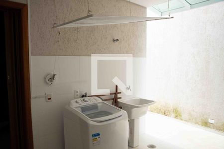 Casa de condomínio para alugar com 555m², 3 quartos e 6 vagas Casa de condomínio para alugar com 555m², 3 quartos e 6 vagasÁrea de Serviço