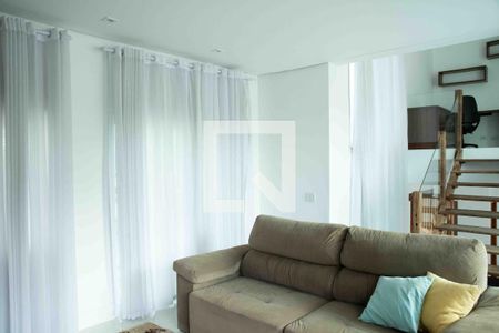 Casa de condomínio para alugar com 555m², 3 quartos e 6 vagas Casa de condomínio para alugar com 555m², 3 quartos e 6 vagasSala de TV
