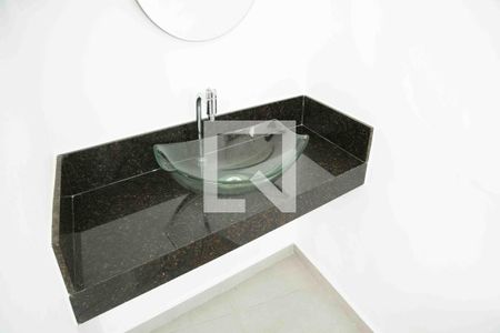 Casa de condomínio para alugar com 555m², 3 quartos e 6 vagas Casa de condomínio para alugar com 555m², 3 quartos e 6 vagasBanheiro externo