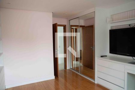Casa de condomínio para alugar com 555m², 3 quartos e 6 vagas Casa de condomínio para alugar com 555m², 3 quartos e 6 vagasSuíte 2
