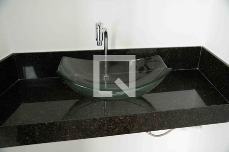 Casa de condomínio para alugar com 555m², 3 quartos e 6 vagas Casa de condomínio para alugar com 555m², 3 quartos e 6 vagasBanheiro externo