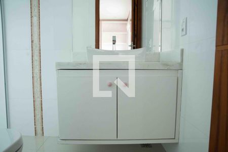 Casa de condomínio para alugar com 555m², 3 quartos e 6 vagas Casa de condomínio para alugar com 555m², 3 quartos e 6 vagasBanheiro da Suíte 2