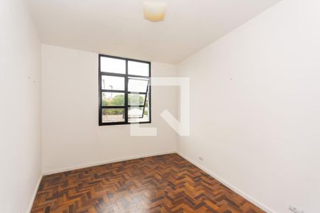 Quarto 2 de apartamento para alugar com 2 quartos, 63m² em Jardim Botânico, Curitiba