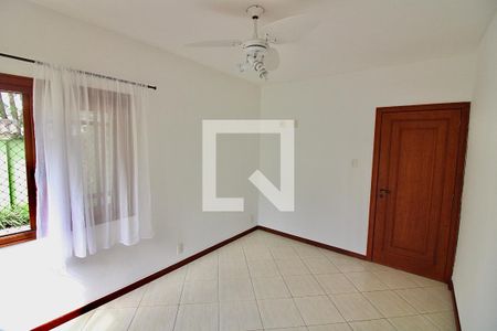 Casa de condomínio à venda com 250m², 5 quartos e 2 vagas Casa de condomínio à venda com 250m², 5 quartos e 2 vagasQuarto 1