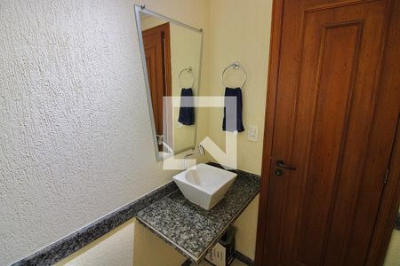 Casa de condomínio à venda com 250m², 5 quartos e 2 vagas Casa de condomínio à venda com 250m², 5 quartos e 2 vagasLavabo